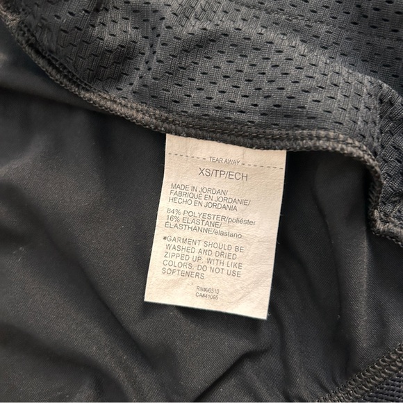 Women's UNDERARMOUR HeatGear Loose-fit Full-Zip Jacket - Picture 7 of 7